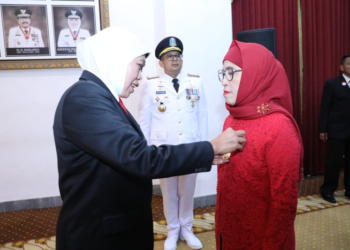 Kdinsos Jatim Bangga Terima Satya Lencana Karya Satya XXX