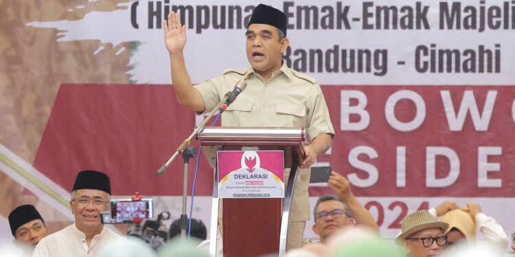 Prabowo Berkomitmen Berantas Kemiskinan dan Kendalikan Harga Sembako