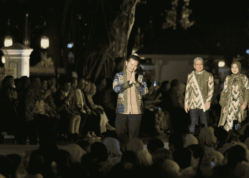 Jalan di Runway Gelaran Istana Berbatik, Wagub Emil: Batik Tidak Bisa Direplika oleh AI