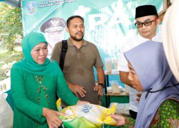 Tingkatkan Daya Beli Masyarakat, Gubernur Jatim Adakan Pasar Murah di Jember
