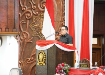Pj Gubernur Jatim Sampaikan Jawaban Eksekutif Atas PU Fraksi di DPRD Terkait Perubahan APBD 2024