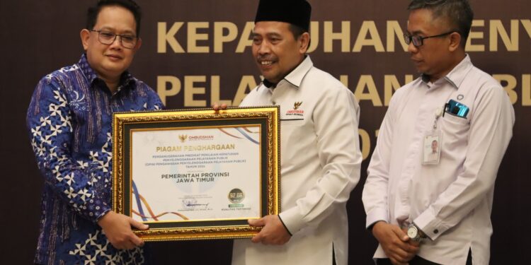 Predikat Tertinggi Kepatuhan Pelayanan Publik Capai 92,08 Pemprov Jatim Raih Penghargaan dari Ombusman RI