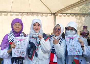 Ribuan Massa Perempuan Gelar Aksi Damai :Tolak Produk Pro Israel..!!
