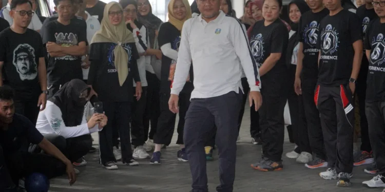 Lomba Penalti Gawang Kecil hingga Bola Tampah Jadi Cara Seru Diskominfo Jatim Pererat Kebersamaan