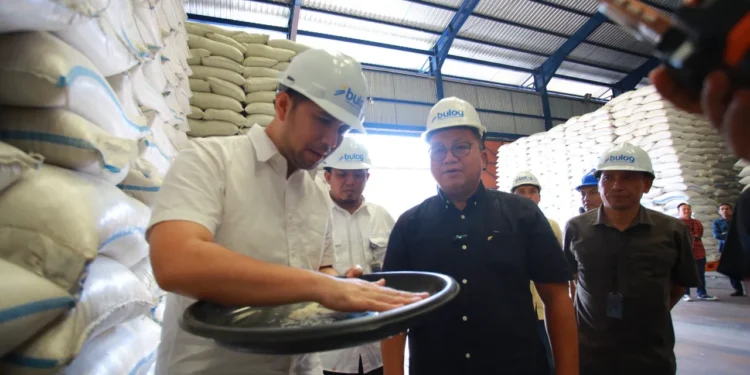 Target Terlampaui, BULOG Jatim Sukses Serap Gabah Petani 100 Persen